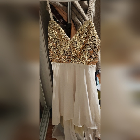 🧹High low dress🧹 - Picture 2 of 3